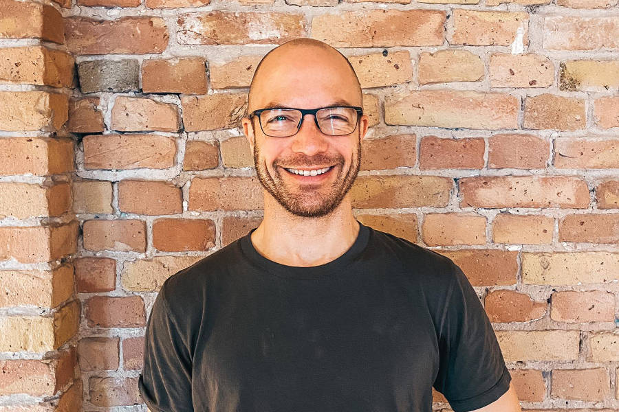 Portrait von Yogalehrer Nando Eiden